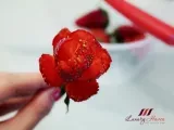 Valentine's Day Strawberry Roses Bouquet - Preparation step 3
