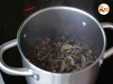 Creamy mushroom velvet soup - Video recipe ! - Preparation step 3