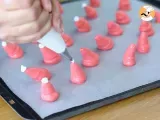 Santa Claus meringues - Preparation step 3