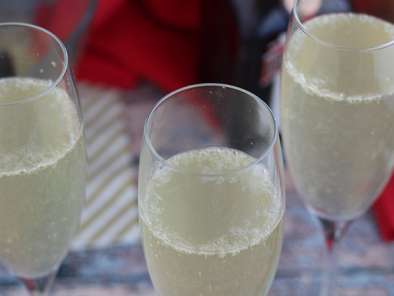 Champagne cocktail - Video recipe! - photo 4
