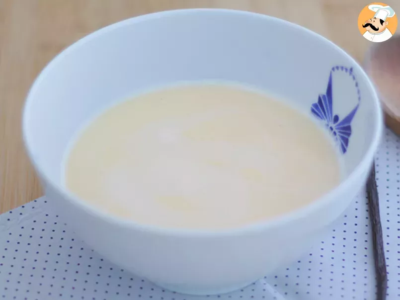 Creme anglaise, vanilla custard - Video recipe !