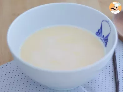 Creme anglaise, vanilla custard - Video recipe !