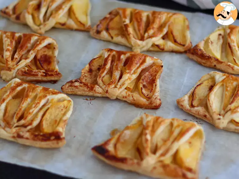 Express apple turnovers - Video recipe!