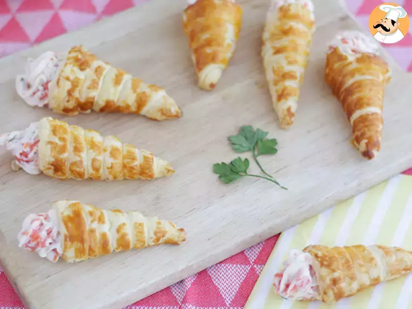 Flaky cones with salmon and cream cheese - Video recipe ! - photo 2