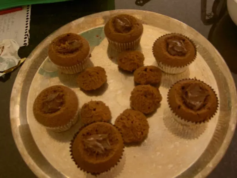 Hummingbird Bakery Hazelnut and Chocolate Cupcakes - photo 3