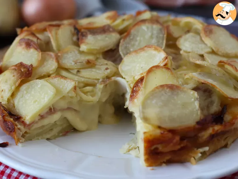 Raclette and potatoes cake - Video recipe!