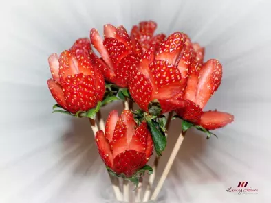 Valentine's Day Strawberry Roses Bouquet