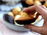Madeleines with Chocolate - Video Recipe ! - Preparation step 9