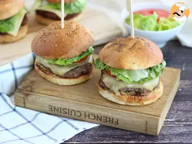 Homemade cheeseburger - Video recipe!