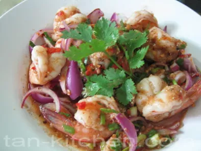 Larb Goong (Spicy Shrimp Salad)
