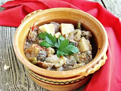 Macedonian-Style Vegetable and Meat Stew {Turli Tava}