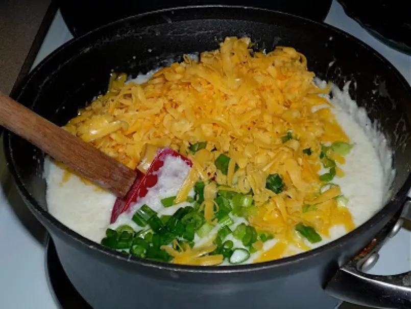 Southern Comfort: Creamy Cheddar Grits with Shrimp... - photo 2