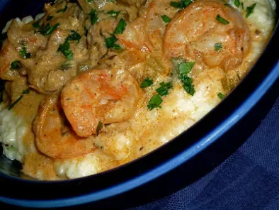 Southern Comfort: Creamy Cheddar Grits with Shrimp...
