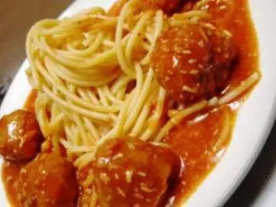 Spaghetti with Meatballs or Spaghetti con Polpettine