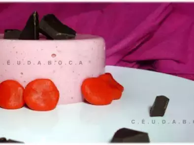 Strawberry and yogurt mini-puddings | Mini-pudins de morango e iogurte (vegan)