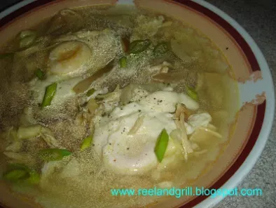 Suam na Itlog (Egg Drop Soup with Chicken and Mushroom)